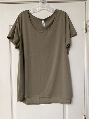 LuLaRoe Scoop Neck Short Sleeve Top - Taupe